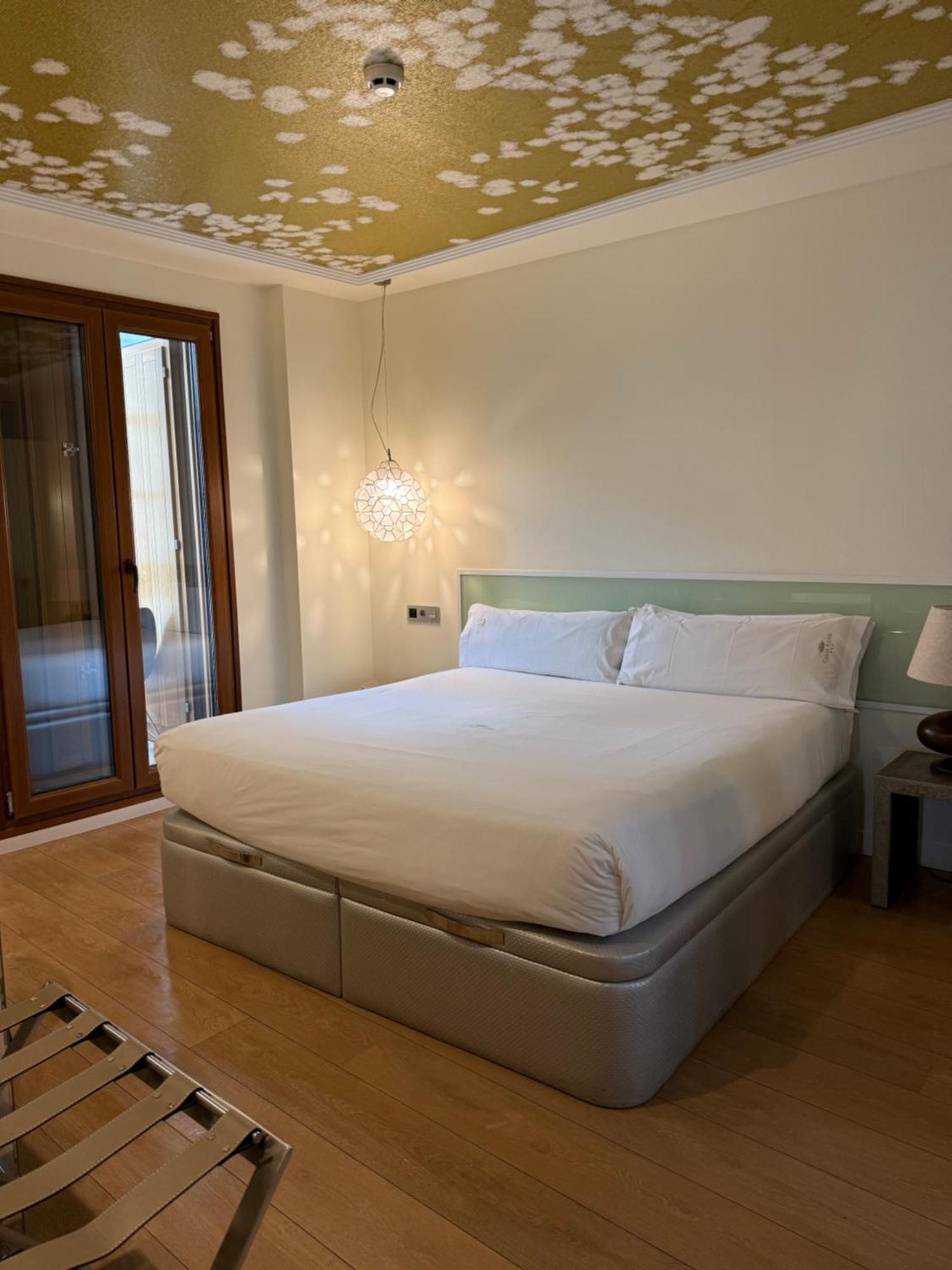 Отель Casas Reais Boutique Сантьяго-де-Компостела Экстерьер фото
